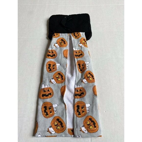Peanuts Snoopy Halloween Trick Or Treat Hanging Towel - Picture 6 of 8